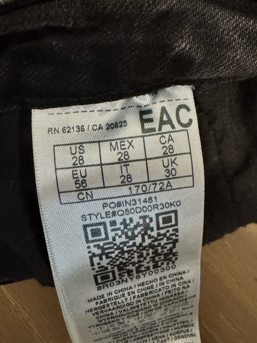 Guess Black jean shorts - Picture 4 of 6